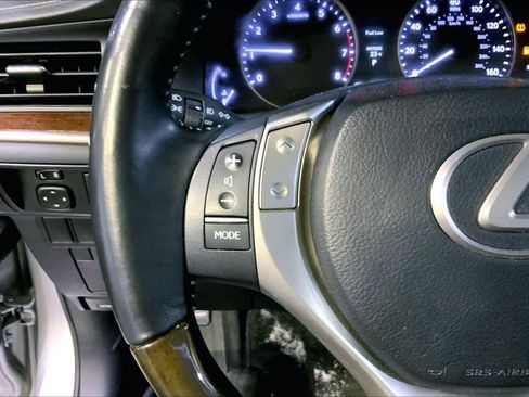 Used 2013 Lexus ES 350 4dr Sdn image 23