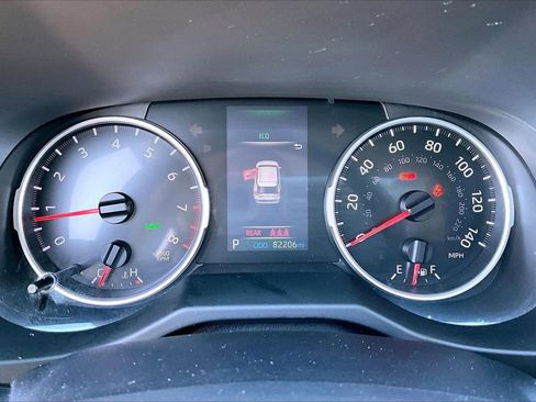 Used 2019 Toyota RAV4 XLE w/ Convenience Package image 12