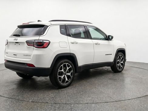Used 2025 Jeep Compass Limited AWD/4WD image 7