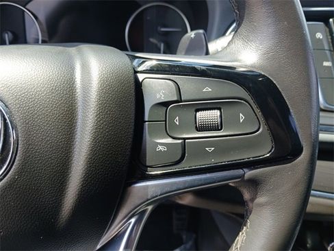 Used 2024 Buick Enclave Premium image 21