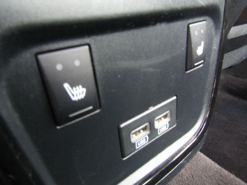 Used 2017 Dodge Charger R/T image 16