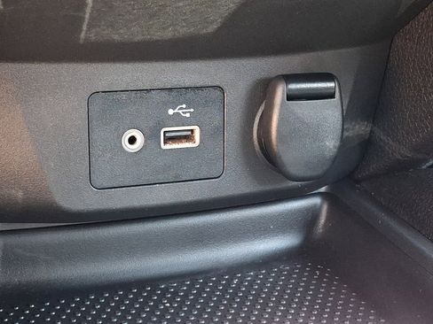 Used 2019 Nissan Rogue SV AWD/4WD image 24