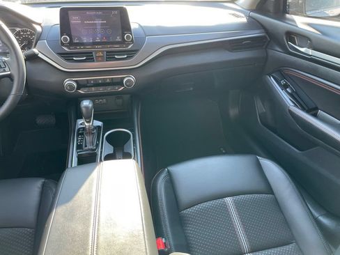Certified 2023 Nissan Altima 2.5 SR FWD image 7