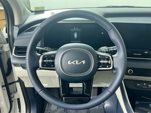 New 2026 Kia Carnival EX FWD image 17
