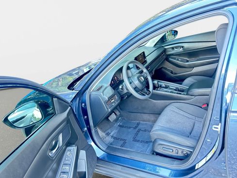 Certified 2025 Honda Accord SE image 10