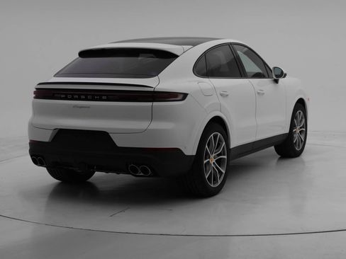 Used 2024 Porsche Cayenne Coupe image 8