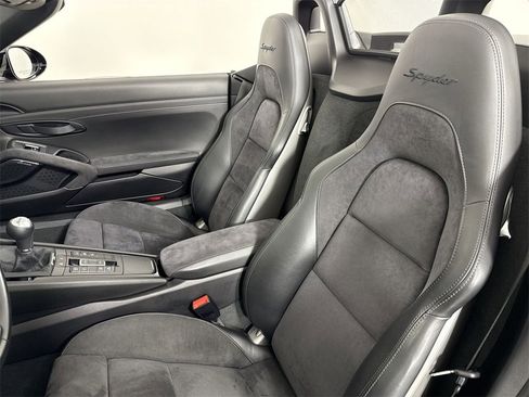 Certified 2021 Porsche 718 Boxster Spyder image 5