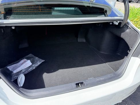 Used 2020 Toyota Camry SE image 10