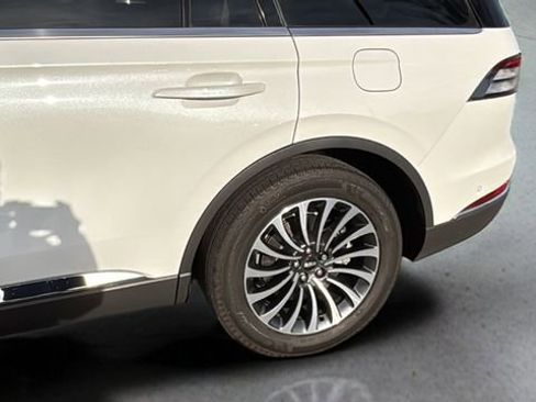 Used 2022 Lincoln Aviator Reserve w/ Equipment Group 201A image 33