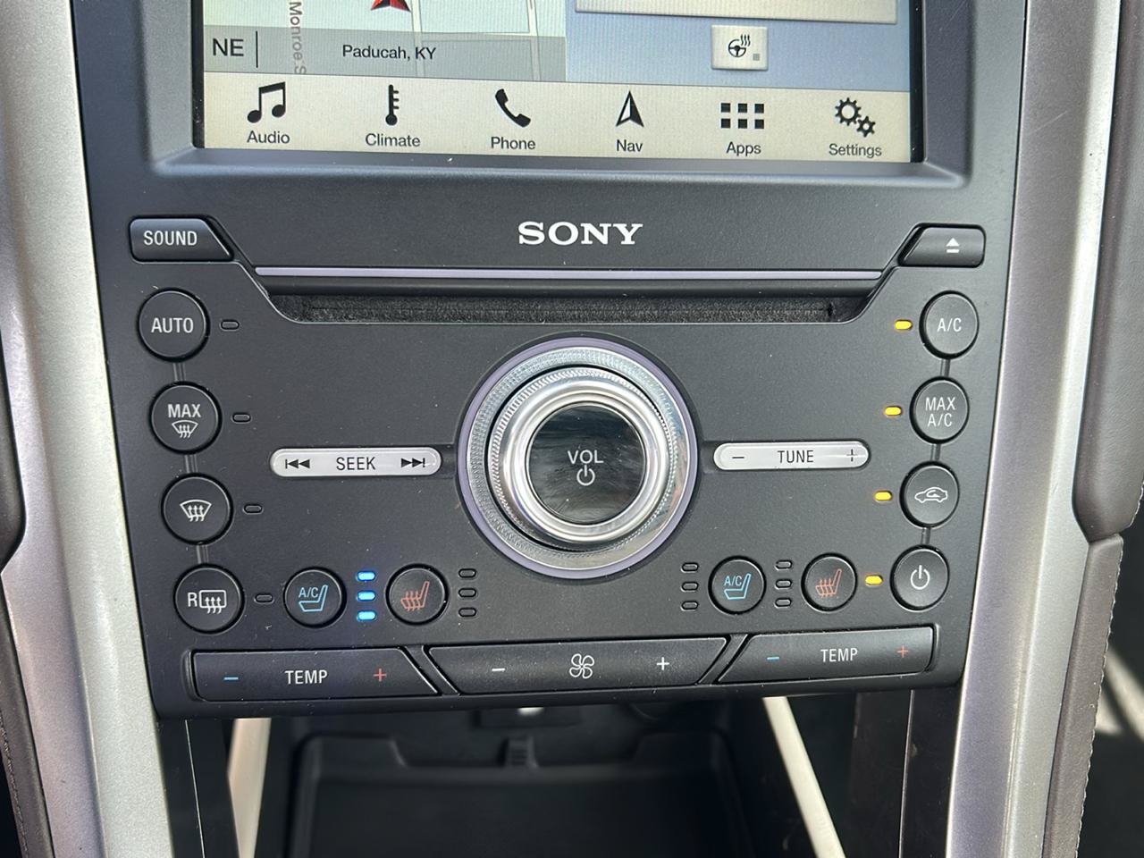 Used 2018 Ford Fusion Energi Platinum FWD image 18