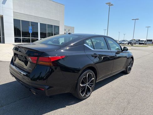 Used 2023 Nissan Altima 2.5 SR w/ SR Premium Package AWD/4WD image 10