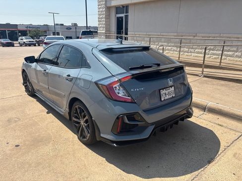 Used 2021 Honda Civic Sport image 2