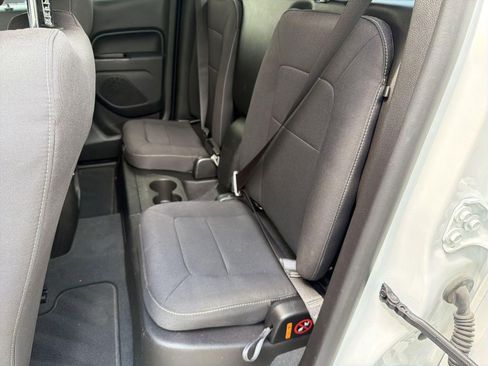 Used 2022 Chevrolet Colorado LT AWD/4WD image 14