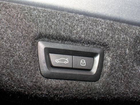 Used 2024 BMW 530i image 10