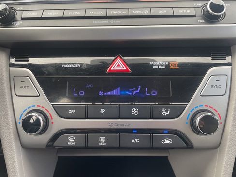 Used 2017 Hyundai Elantra SE w/ SE A/T Tech Package 03 FWD image 19