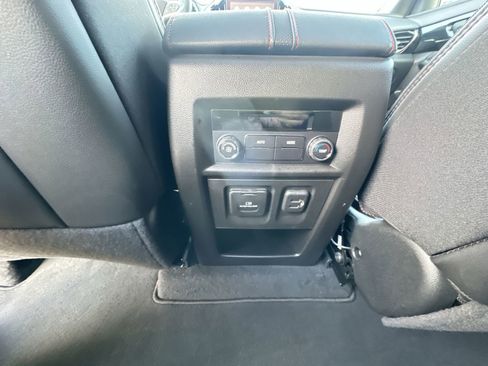 Used 2023 Chevrolet Traverse RS image 21