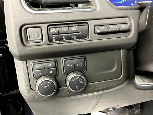 Used 2023 Chevrolet Tahoe Premier AWD/4WD image 35
