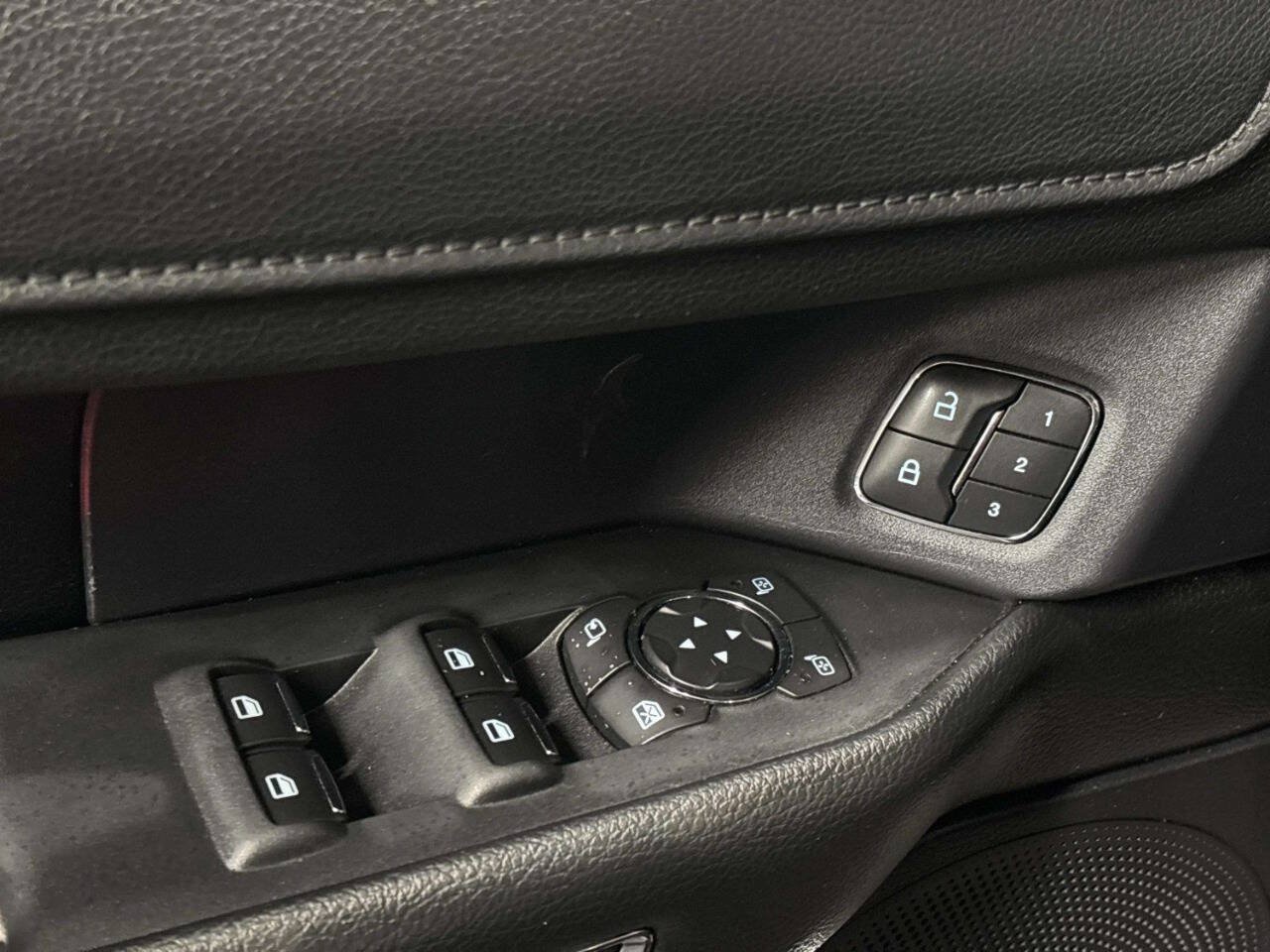 Used 2019 Ford Expedition XLT AWD/4WD image 35