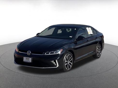 Used 2025 Volkswagen Jetta SE image 7