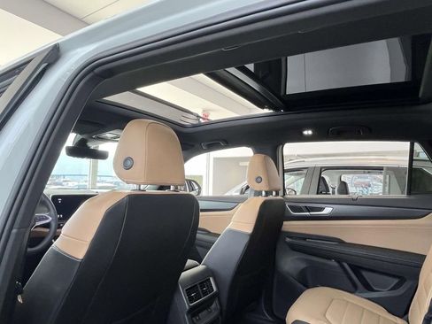 New 2026 Volkswagen Atlas Cross Sport SEL R-Line image 11