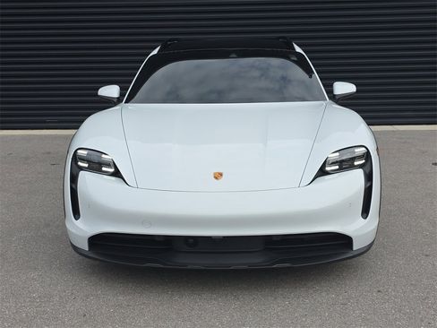 Used 2023 Porsche Taycan 4S image 10