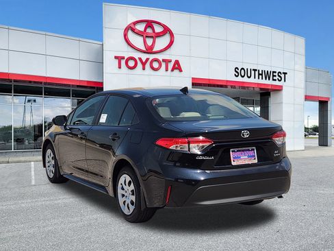 New 2026 Toyota Corolla LE FWD image 4