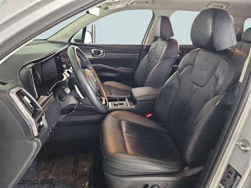 Used 2023 Kia Sorento EX image 21