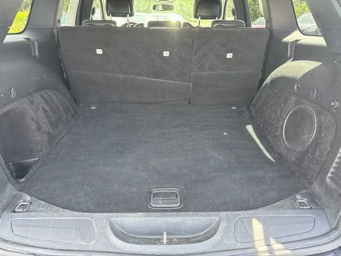 Used 2011 Jeep Grand Cherokee Laredo AWD/4WD image 10