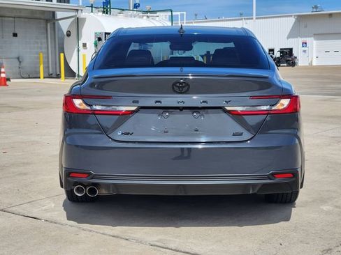 Used 2025 Toyota Camry SE w/ Convenience Package FWD image 6
