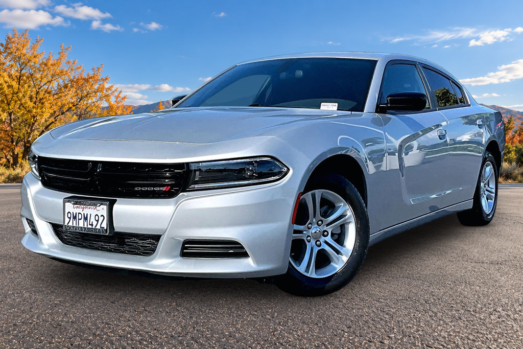 Used 2023 Dodge Charger SXT w/ Cold Weather Package RWD image 3