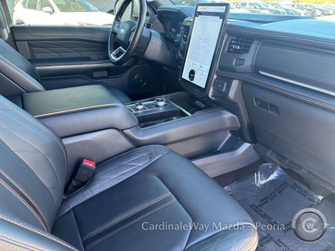 Used 2023 Ford Expedition Platinum image 12