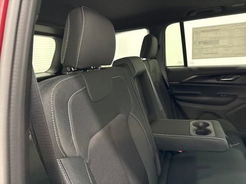 New 2025 Jeep Grand Cherokee Laredo X w/ Luxury Tech Group I image 12