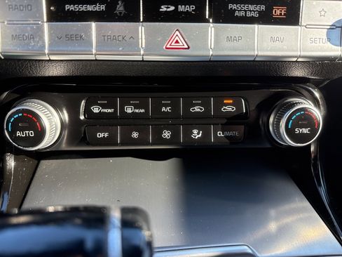 Used 2019 Kia Stinger GTS image 35