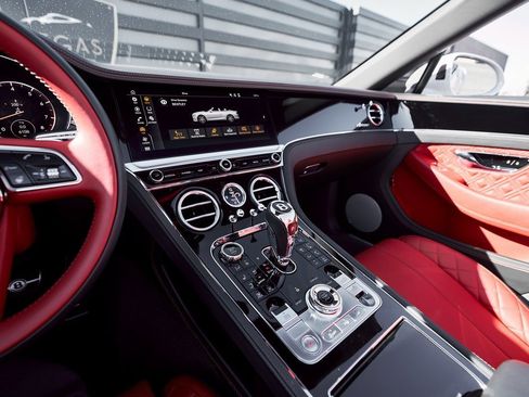 Used 2023 Bentley Continental GT Azure image 53