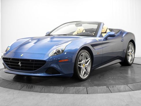 Used 2016 Ferrari California T RWD image 7