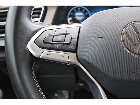 Used 2025 Volkswagen Atlas SE FWD image 21