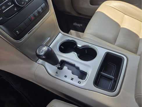 Used 2013 Jeep Grand Cherokee Limited RWD image 18