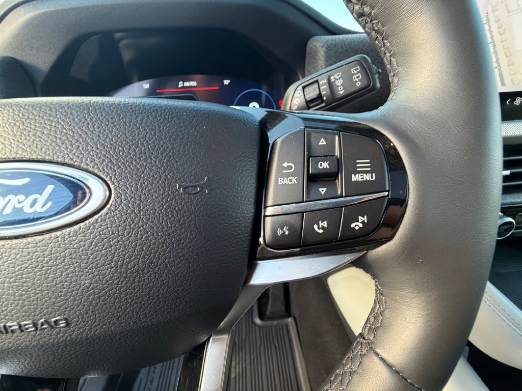 Used 2026 Ford Explorer Platinum w/ LUX Leather Package AWD/4WD image 16
