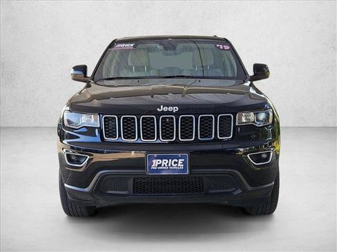 Used 2019 Jeep Grand Cherokee Laredo RWD image 2
