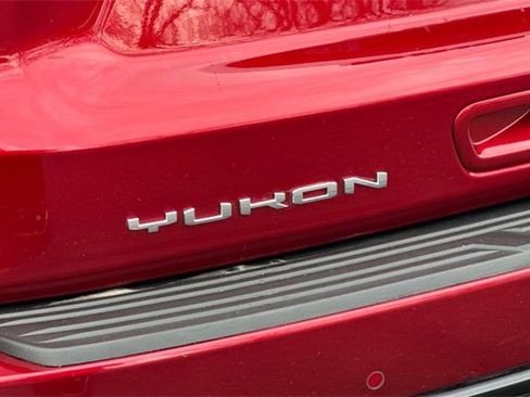 Used 2023 GMC Yukon XL SLE w/ Gmc Pro Safety Plus Package image 52