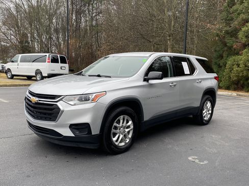 Used 2020 Chevrolet Traverse LS image 5