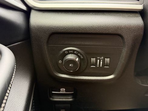 Used 2022 Jeep Grand Cherokee L Limited RWD image 27