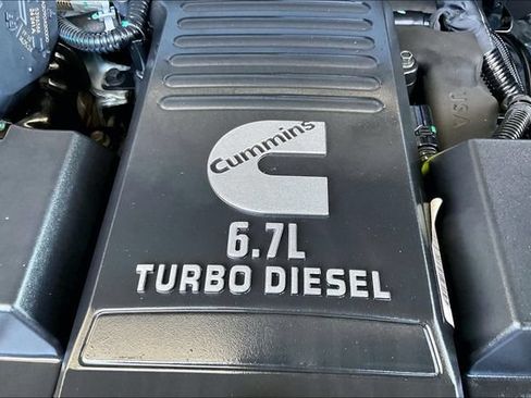 Used 2024 RAM 2500 Laramie AWD/4WD image 32