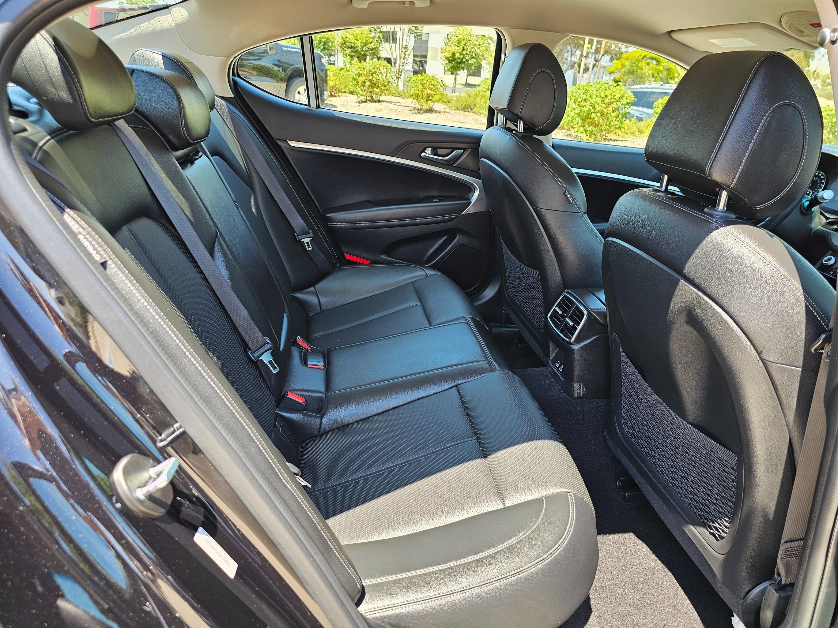 Used 2025 Genesis G70 2.5T RWD image 27