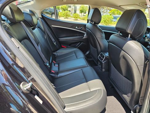 Used 2025 Genesis G70 2.5T image 27