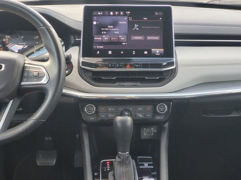 Used 2022 Jeep Compass Limited image 29