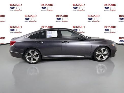 Used 2018 Honda Accord Touring image 9
