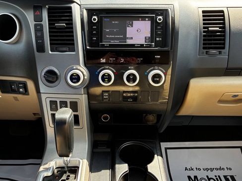 Used 2017 Toyota Sequoia SR5 AWD/4WD image 22