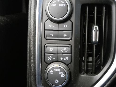 Used 2021 Chevrolet Silverado 1500 LT Trail Boss w/ Convenience Package II AWD/4WD image 13
