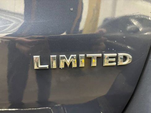 Used 2019 Jeep Grand Cherokee Limited AWD/4WD image 31
